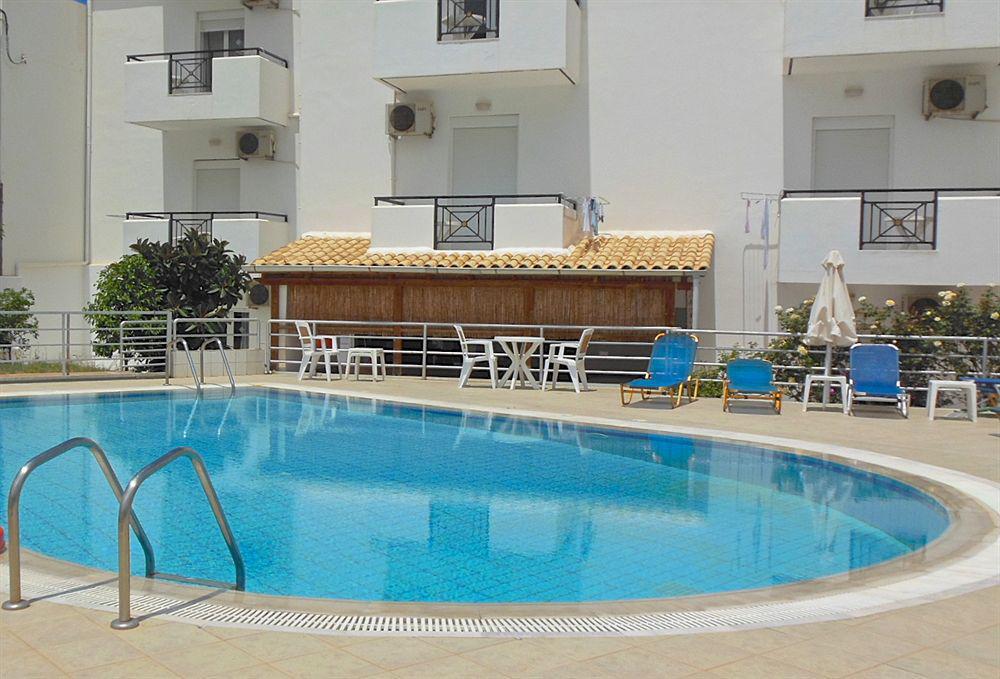 Irilena Apartments Stalida Buitenkant foto